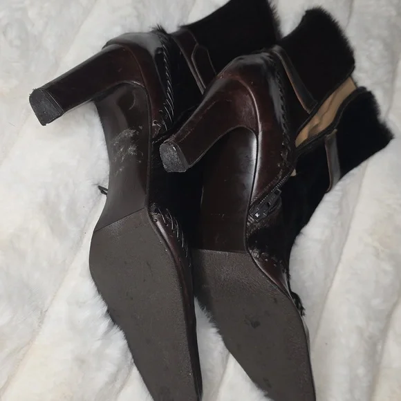 Vintage 90's Dark Brown Pony Hair Heeled Boots with Pointed Toe - Picture 4 of 14